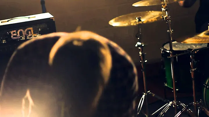Oceans Apart - Shades Of Green (OFFICIAL MUSIC VIDEO)